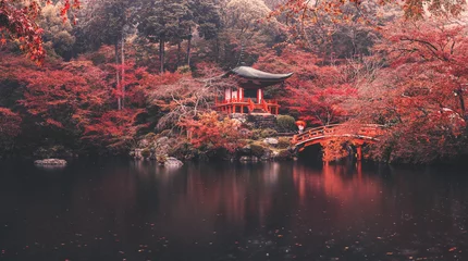 Tuinposter Daigo-ji-tempel in de herfstseizoen in Japan © Peera