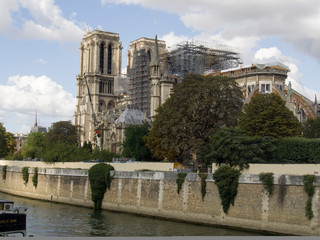 Francia, Parigi, la chiesa di Notre Dame in restauro dopo l'incendio del tetto.
