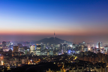 Obraz premium Sunrise morning at Seoul South Korea City Skyline with seoul tower.