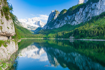 Fototapeta na wymiar Lake Gosau (Gosausee) in the Austrian Lake District