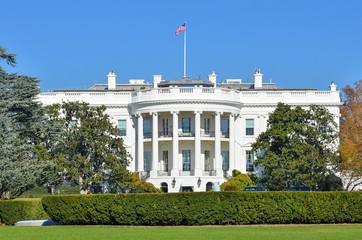 Fototapeta na wymiar White House in autumn - Washington D.C. United States of America