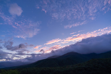 山にかかる雲