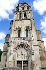 Fototapeta na wymiar Clocher de l’église Sainte Radegonde à Poitiers