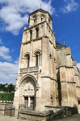 Fototapeta na wymiar Clocher de l’église Sainte Radegonde à Poitiers