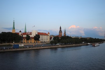Obraz premium The Daugava river and the Riga castle in the twilight, Riga, Latvia