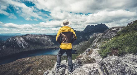 Keuken foto achterwand Cradle Mountain Traveller man explore landscape of Marions lookout trail in Cradle Mountain National Park in Tasmania, Australia. Summer activity and people adventure.
