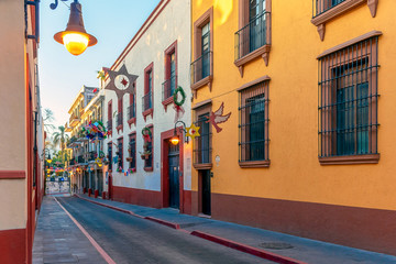 calle tradicional mexicana adornos navidad