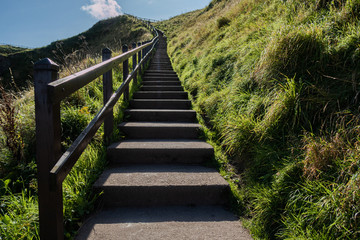 Obraz premium Escalera de madera en montaña, Escocia
