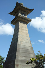 松江市にある総来待石の大灯籠