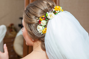 Obraz na płótnie Canvas wedding women hairstyles close up