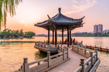 The Beautiful Landscape and Architectural Landscape of Daming Lake in Jinan