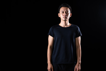 Naklejka premium トレーニングウェア姿のスポーツマン