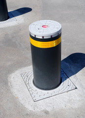 Retractable Electric Bollard Metallic, and hydraulic for the control of road traffic