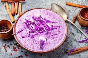 Red cabbage soup