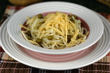 pasta with cheese and peas