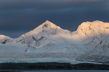 Północne krajobrazy, południowy Spitsbergen © blackspeed