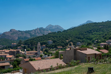 Fototapeta na wymiar village in the corsican hills