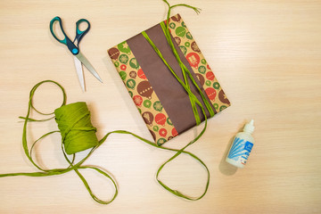 DIY Gift Wrapping step by step, do it yourself