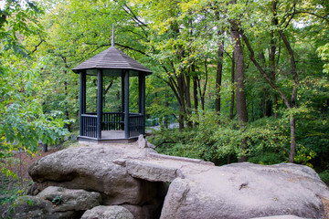 Naklejka premium gazebo in the park