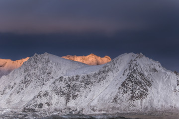 Kolory Spitsbergenu o zachodzie słońca © blackspeed