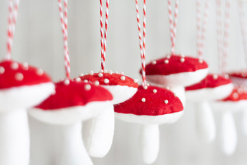 felt handmade christmas ornaments mushrooms gl&uuml;ckspilze