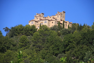 Fototapeta na wymiar château de Tourrettes