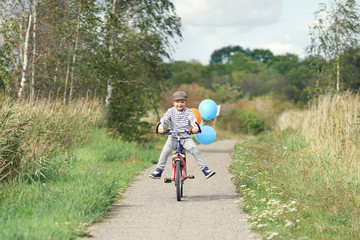 Fahrrad fahren im Herbst