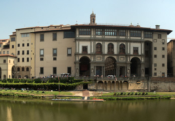 Fototapeta premium Arno Bank Waterfront