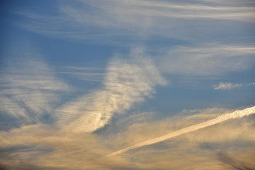 Obraz premium clouds of different shapes, sizes and colors