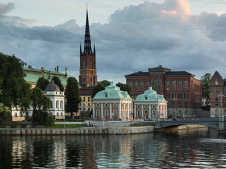 Vista de una zona de la ciudad de Estocolmo al atradecer