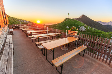 Sonnenaufgang auf der Bad Kissinger Hütte - Ruhe vor dem Ansturm