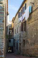 malerische Stra&szlig;e in San Gimignagno, Toskana, Italien