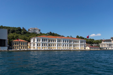 Naklejka premium Panorama from Bosporus to city of Istanbul
