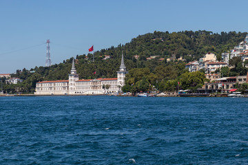 Naklejka premium Panorama from Bosporus to city of Istanbul