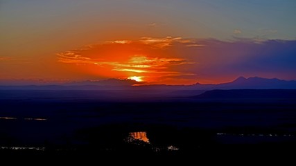 釧路湿原に沈む夕日の情景＠北海道