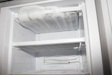 Kühlschrank Eisfach Gefriertruhe abtauen, vereist