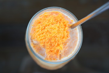 Fresh milk and salted eggs And blurred backgrounds