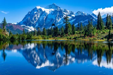 Foto auf Acrylglas Berge Bild Seespiegelung des Berges Shuksan
