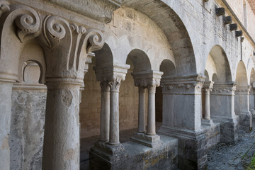 Obraz premium Detailaufnahmen der Abbaye Notre-Dame de Sénanque in der Provence, Frankreich