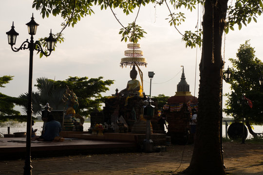 Tilok Aram Temple is located in the island centered of Kwan Phayao which stands by Luang Por Sila. This temple had been underneath over 500 years at Phayao , North of Thailand.