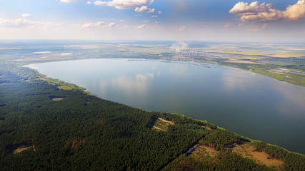 DCIM\100MEDIA\DJI_aerial photo of the big lake in the forest with cumulus clouds0028.JPG