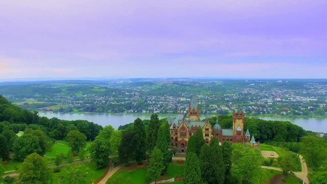Siebengebirge Schloss 04