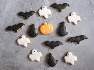 Fresh halloween gingerbread cookies: pumpkin, cats, bats, ghosts.