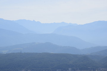 Naklejka premium Montagnes bleues