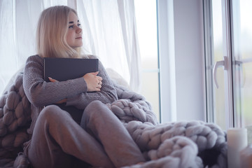 knitted plaid window girl reading a book,  young woman reading at home, romance, learning, student, autumn interior