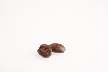 Obraz premium coffee beans on white background