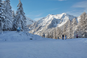 Naklejka premium Stok narciarski we francuskich Alpach