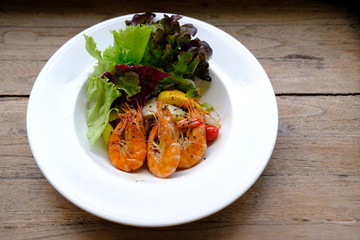 mango salad with shrimp