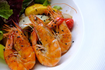 mango salad with shrimp