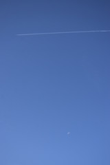 ciel bleu et avion